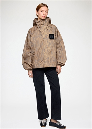 Printed flyweight nylon hooded printed jakke Burro A1010209 Ganni 